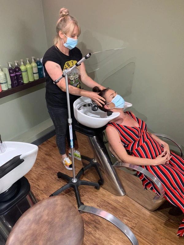 Podscreens 360 hairdressers backwash